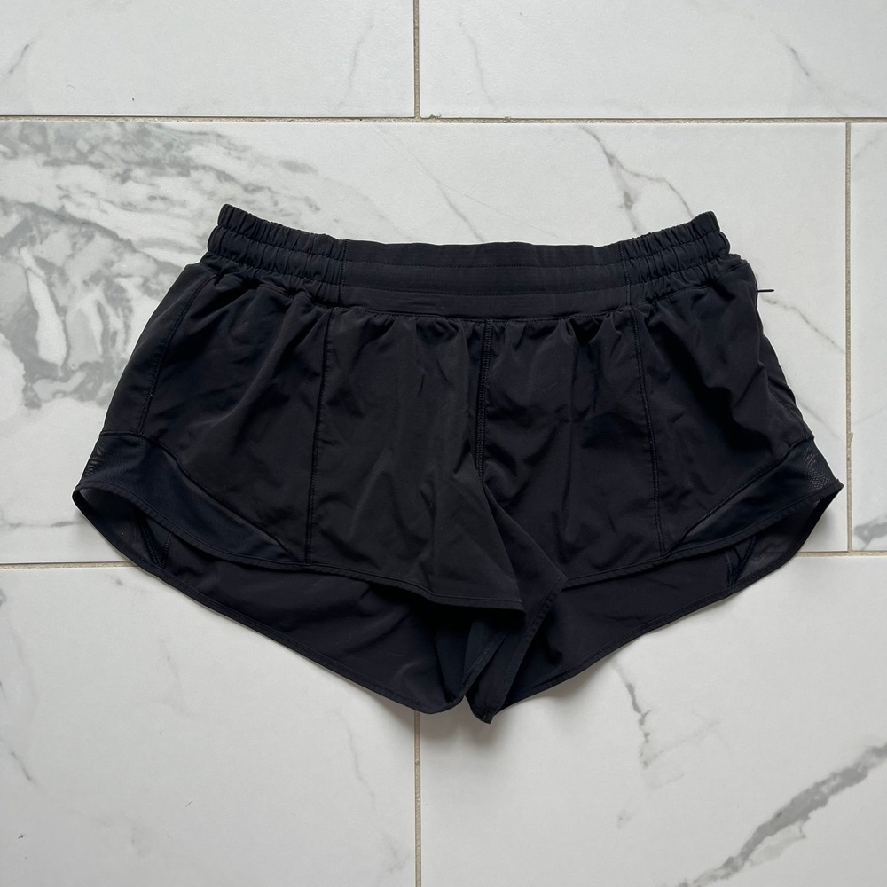 Lululemon hotty hot 2.5' short black low rise sz 10